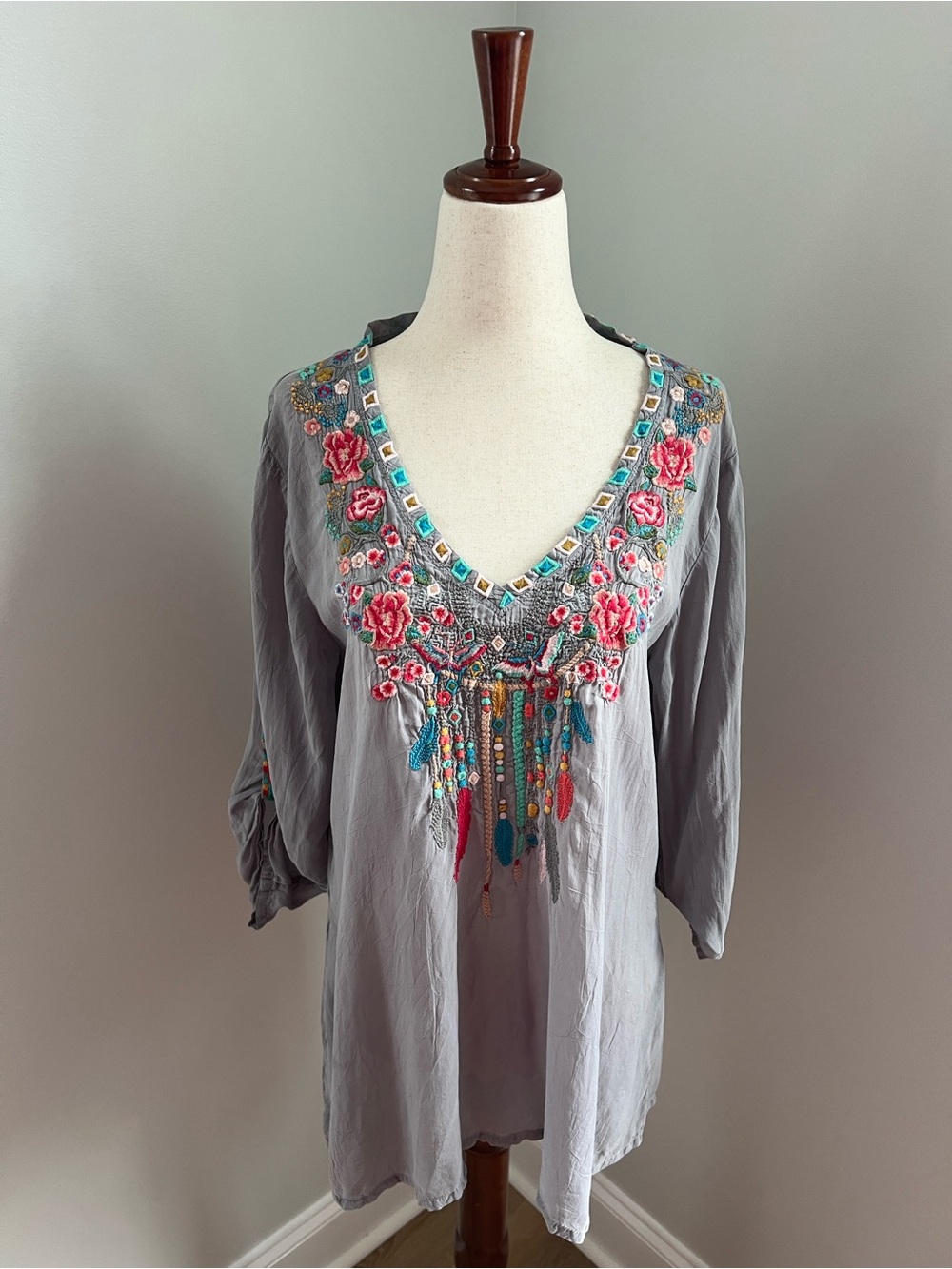 Johnny Was | Gray Embroidered V-Neck Tunic Pink & Turquoise Accents Top Size S